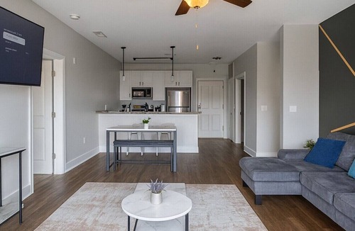 Glen Iris Apartment | Luxury 2BR Condo | Steps from UAB Campus 56