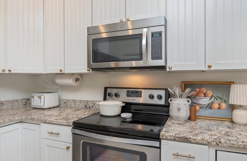 Riviera Beach House | Luxury 30A Cottage 'The Toasted Coconut': Hot Tub, Walk to Beach, Sleeps 10
