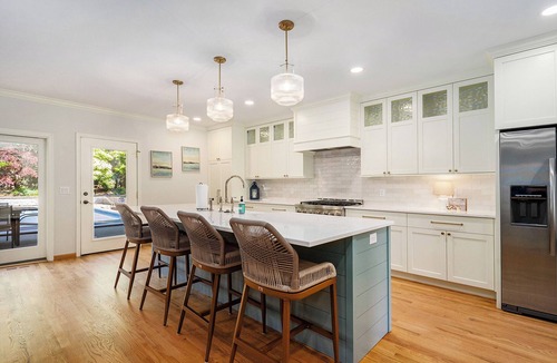 South Haven House | Luxury 7BR multifamily on Lake Michigan, Pool & Spa, New Kitchen and Lake Porch!
