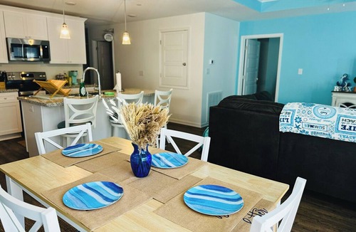 Gulfport House | Luxury Designed 3-bdrm home offering a high-quality stay with Central utilities.