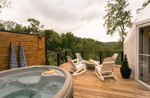 Chestnut Mound House | Luxury Dome at Short Mountain Holiday
