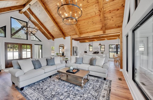 Crane Hill House | ~Luxury Home~Gorgeous Lake View~Sleeps 14~Private Dock~