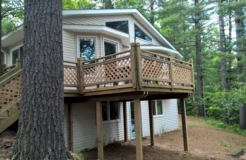 Briley House | Luxury Lakefront 2800 Sq/ft. Includes kayaks, canoes, and boat with Honda motor