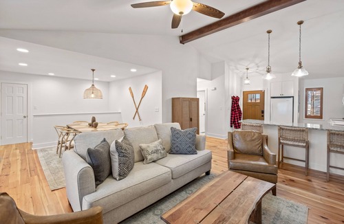 Waleska House | Luxury Lakefront Retreat with Hot Tub Arcade/Neighborhood Golf Course and Hiking