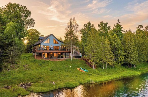 Cornell House | Luxury Northwoods Retreat · Hot Tub · Sleeps 12