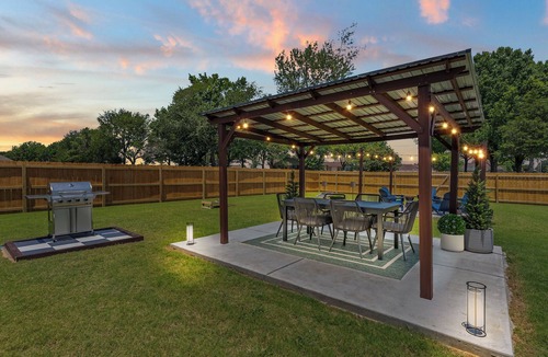 Olive Branch House | luxury property minutes from Silo Square by MCRS Signature Stays