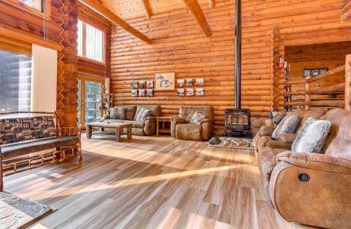 Drayton Plains House | Magical Metamora Cottage w/Fire Pit, Pond, Deck!