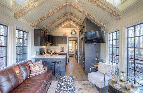 Tracy City Cottage | Magical Tiny Cottage with Lovely Outdoor Living in Tennessee