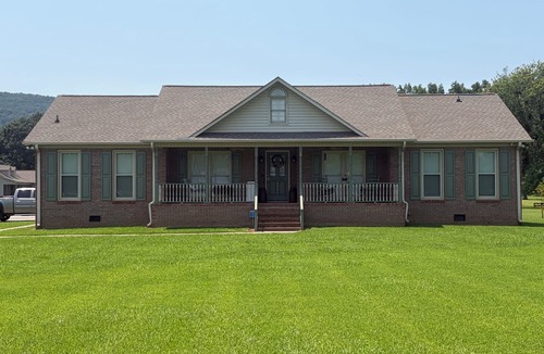 Owens Cross Roads House | Magnolia House In the Cove. Sweet Southern hospitality awaits you here.