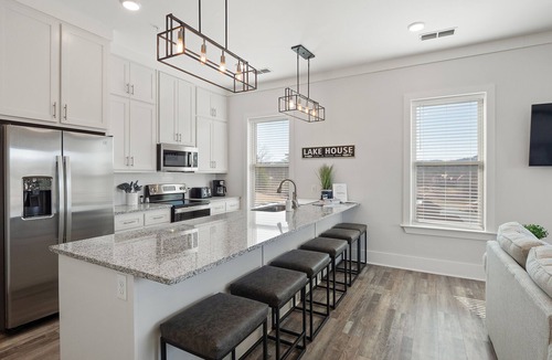 Cullman House | Mallard Pointe 100 - Luxury condo- conveniently located!