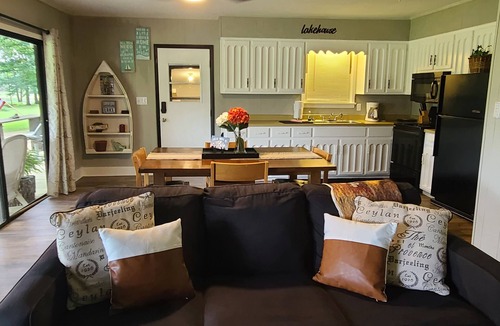 Trimble Cottage | March Discount n2 days for $300nGreat Weekend to sit by the fire.