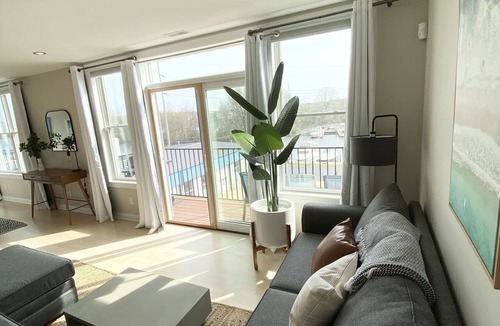Saint Joseph Condo | Marina View/Rooftop deck! Walk to Silver Beach/downtown! 2 Restaurants nextdoor