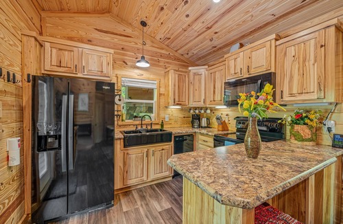 Mentone Cabin | Mentone Tranquility Base with Hot Tub & Outdoor Fireplace | 3+ Acres | Fast WiFi