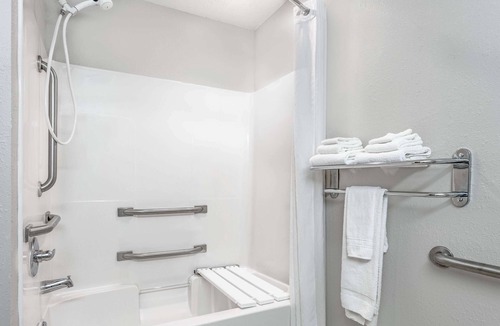 Bowdon Junction Hotel | Microtel Inn & Suites by Wyndham Bremen