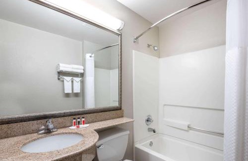 Buford Highway Hotel | Microtel Inn & Suites by Wyndham Atlanta Buckhead Area