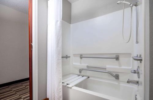 Buford Highway Hotel | Microtel Inn & Suites by Wyndham Atlanta Buckhead Area