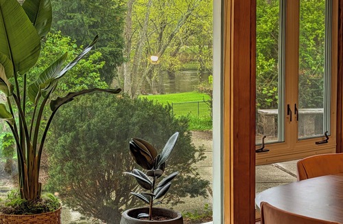 Edgemont Park House | Midcentury Riverfront Retreat