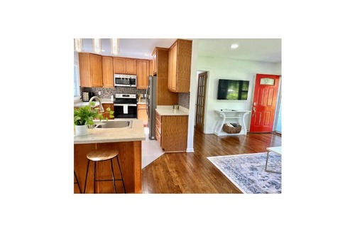 Tallahassee House | Midtown Bungalow Home- Walk to TMH, near FSU
