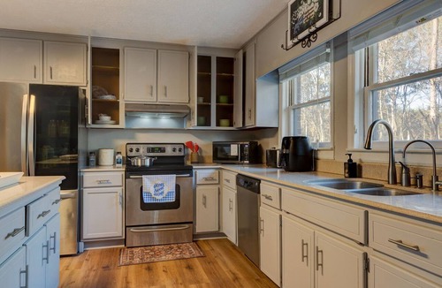 Marietta House | Mins to Truist Park & The Battery | Spacious East Cobb Home for Groups