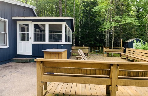 Gwinn House | Mitchell Lake 3 bedroom, 1 full bathroom, 1 half bathroom getaway