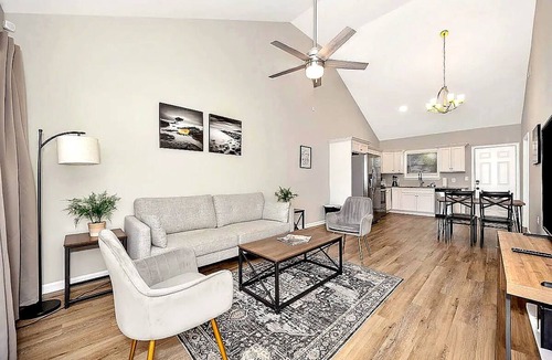 Huntsville House | Modern 2BR/2BA Home. Backyard, Patio, 500 Mbps. Near VBC, Arsenal & Space Center