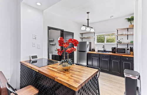 New Center Detroit House | Modern 4-BR Stay in the Heart of New Center