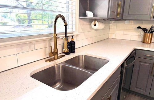Bainbridge House | Modern 4BR/2BA Family Retreat Home in Bainbridge