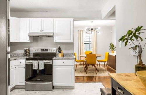 Atlanta House | Modern and Stylish Bungalow 8 Min from Mercedes-Benz