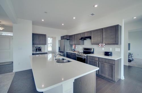 Canton House | Modern Canton Home: 10 Mi to Lake Allatoona!