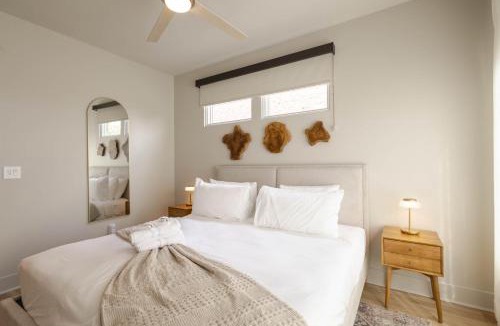 Historic Edgefield House | Modern Comfort | Secure Resort + Pool & Sauna