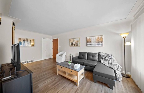 Shelby Township Apartment | Modern Cozy 1 Bedroom Apartment in Shelby Township