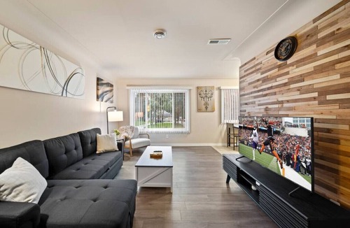 Shelby Township Apartment | Modern Cozy 1 Bedroom Apartment in Shelby Township