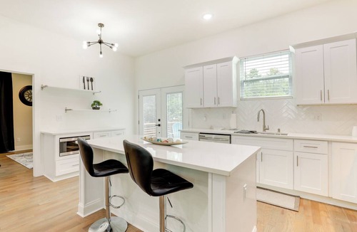 Belvedere Park Cottage | Modern Decatur Home ~ 7 Mi to Atlanta!