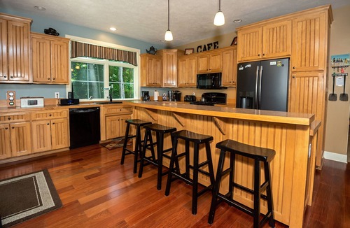 Decatur House | Modern Lakefront Retreat Sleeps 13, a 4-Season Getaway 2 Hours from Chicago