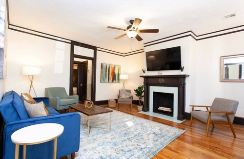 Montgomery House | Modern Midtown Retreat