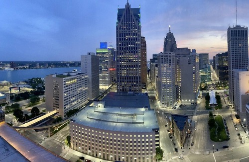Downtown Detroit Apartment | Modern Motor City Oasis: Luxurious 1-Bedroom Apartment in Downtown Detroit