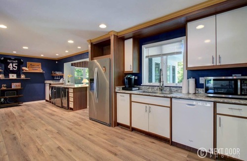 Wooded Estates House | Modern Notre Dame Get Away! EV Charger (1614)