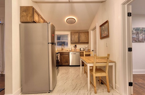 Rome House | Modern Rome Retreat Near Hospitals & Colleges