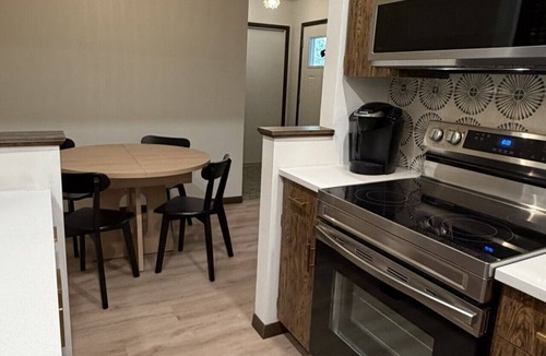 Ferrysburg Condo | Modern Spring Lake Retreat | Walk to Coast Guard Park