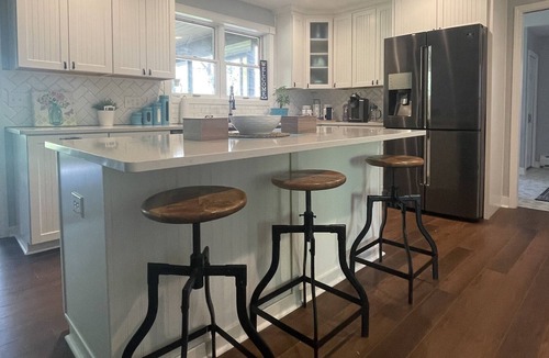 East Lansing House | Modern Vacation Home