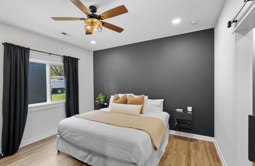 Chesterton House | Moody Modern Dunes Hot Tub Beach and Trails