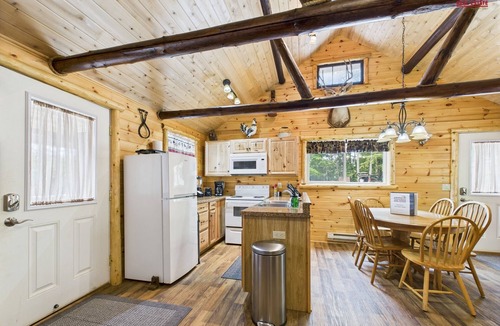 Munising Cabin | Moonlight Ridge-Cabin on 16 Mile Lake, Quiet Setting, Kayaks & Canoe