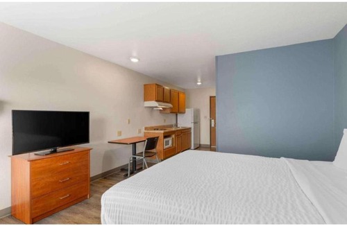 Pelham Hotel | Motel 6 Suites Birmingham Pelham, AL