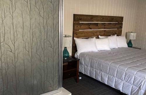 Alger Hotel | Motel Room - Standard