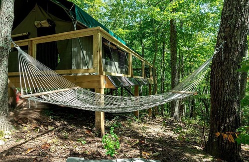 Trenton RV Rental | Mountain Glamping Tent with Sunrise Views & Firepit in Rising Fawn, Georgia
