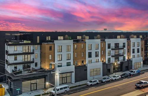 Rolling Mill Hill Condo | Muse | Contemporary condo in central location with rooftop lounge & central AC