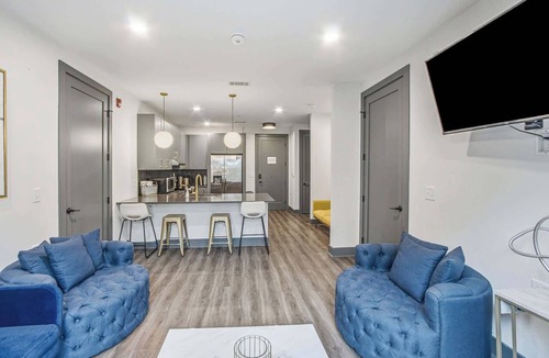 Rolling Mill Hill Condo | Muse Ideally-located condo with city view, central AC, balcony & gym