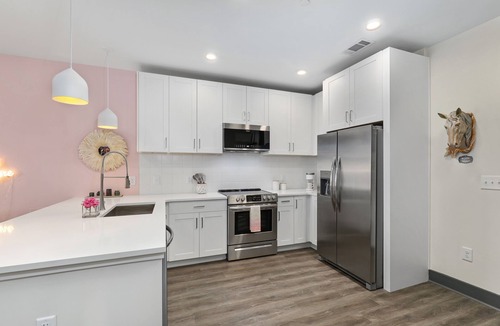 Rolling Mill Hill Condo | Muse | third-floor downtown condo with high-speed WiFi & central AC