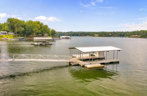 Jasper House | Nanas Lakehouse - Private Dock With Jet-Ski Port!
