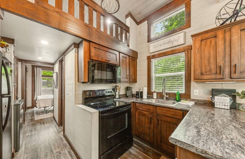 Monteagle Cabin | Nature's Oasis at The Retreat at Deer Lick Falls